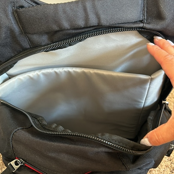 BNNU Case Logic computer backpack. Great for back to school or work! - Picture 3 of 3